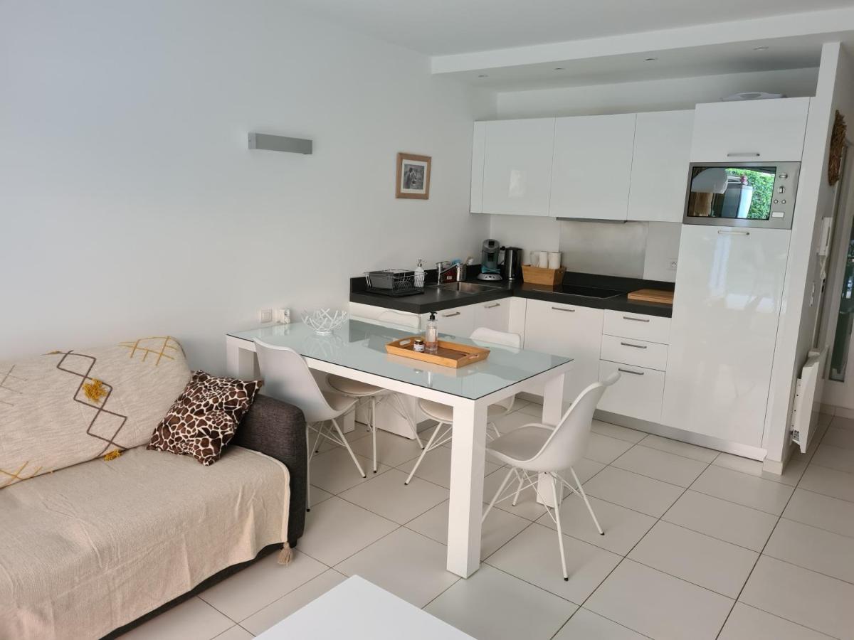 Le Lodge, T2 Classe 3 Etoiles Avec Jardin, Parking, Piscine & Mer A 2 Pas مينتون المظهر الخارجي الصورة